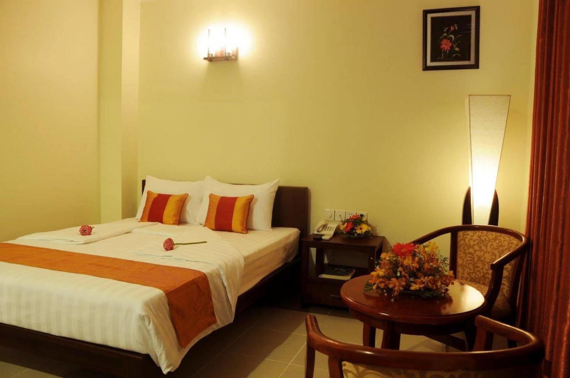 V N E Hotel Phnom Penh Eksteriør billede