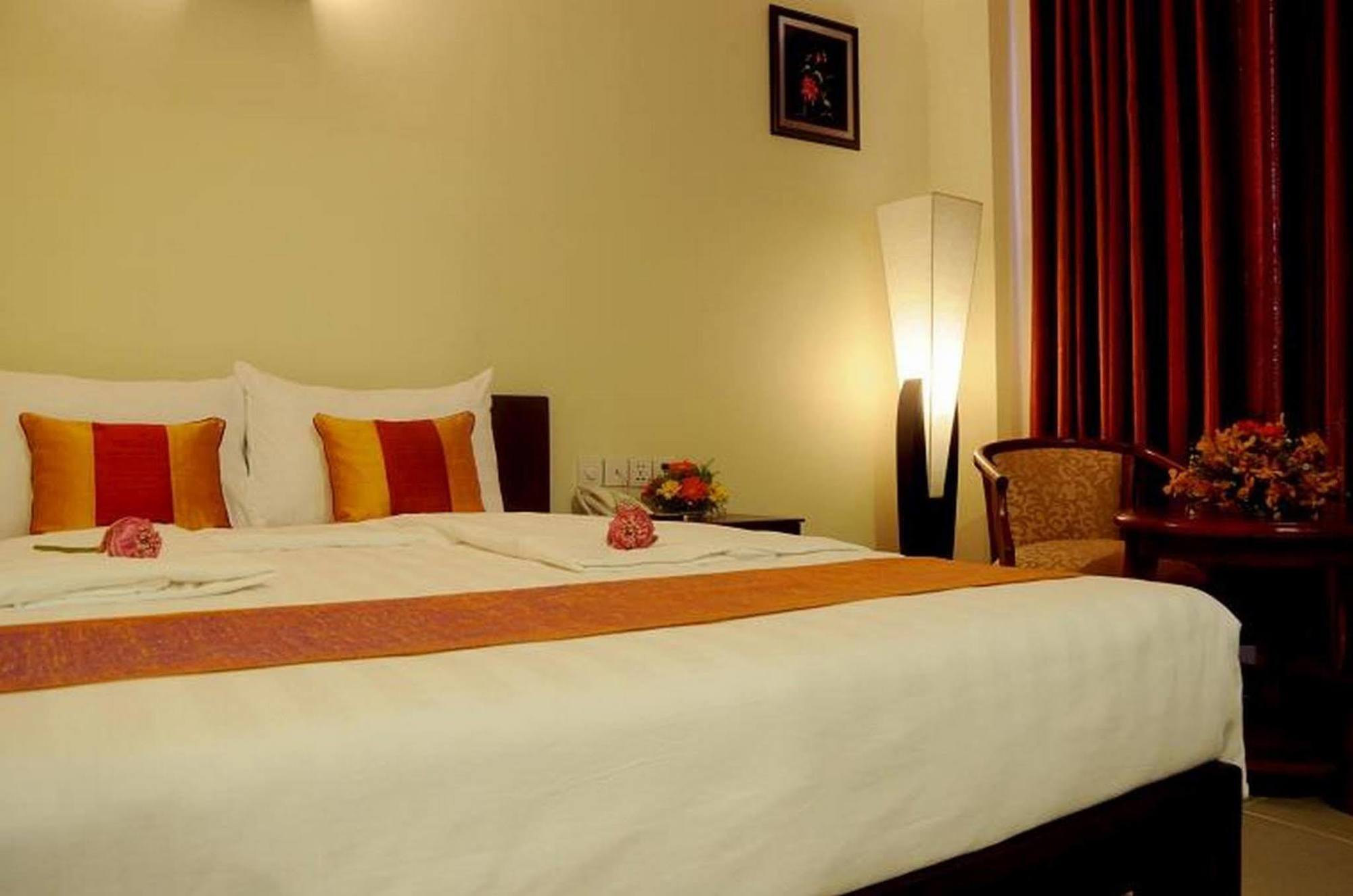 V N E Hotel Phnom Penh Eksteriør billede