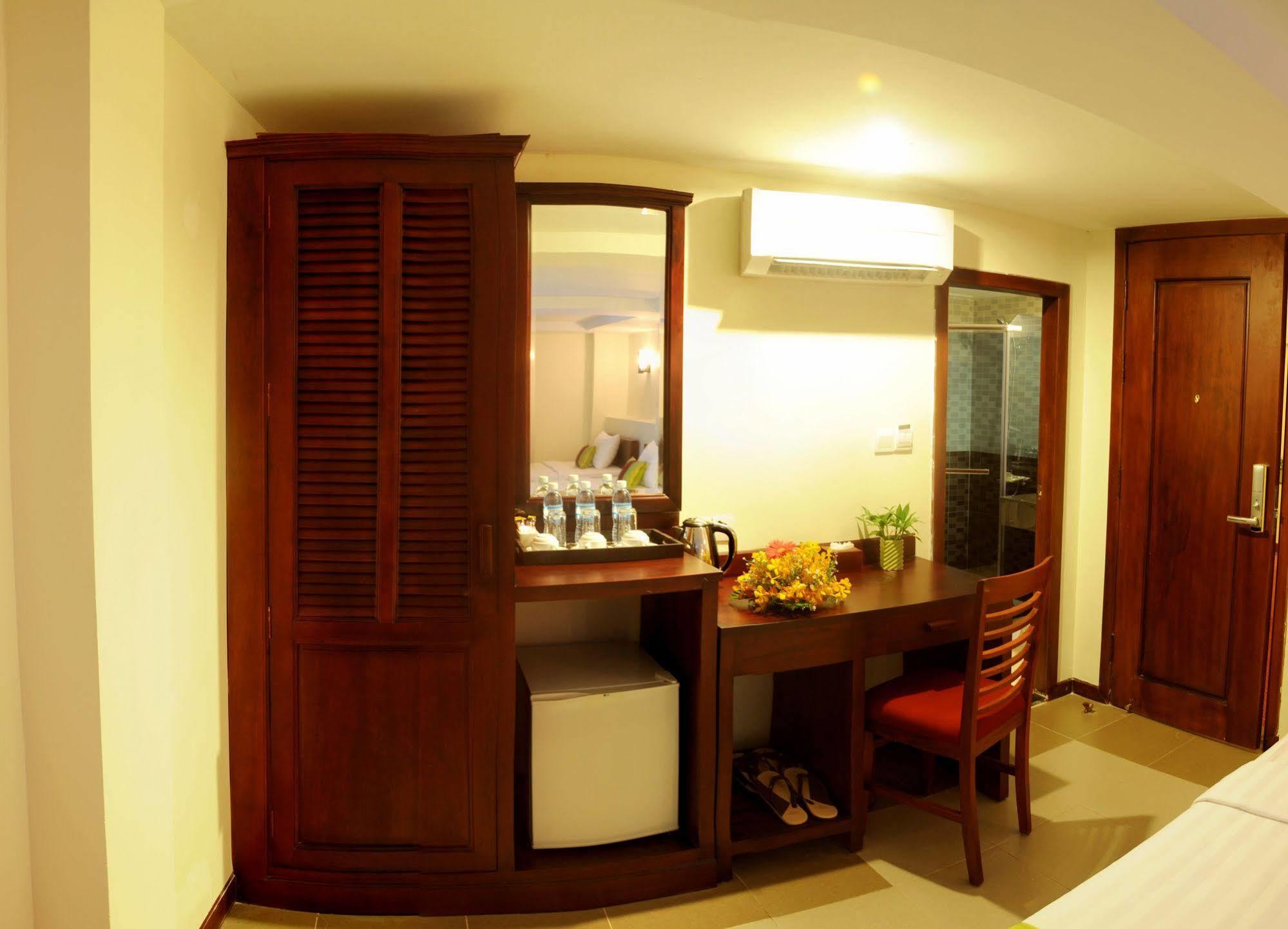 V N E Hotel Phnom Penh Eksteriør billede