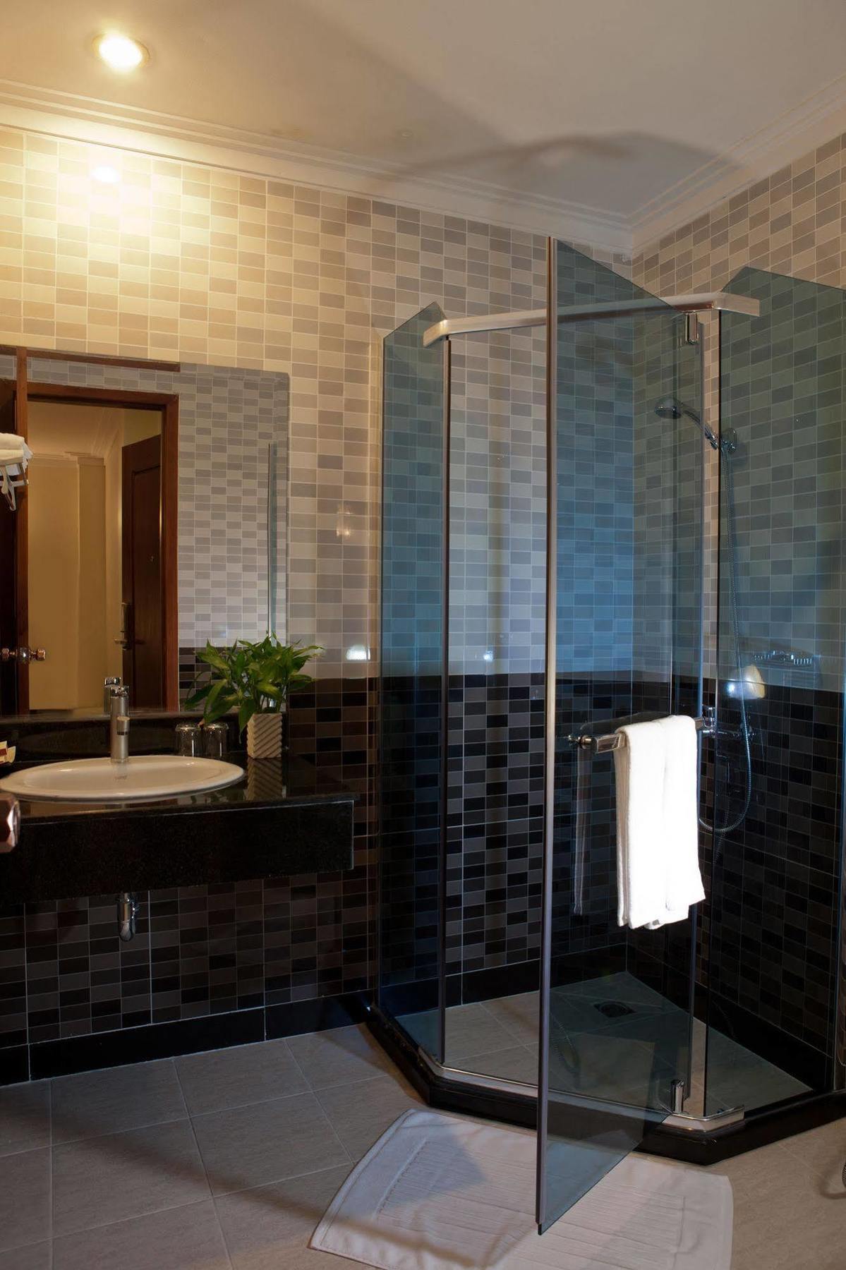 V N E Hotel Phnom Penh Eksteriør billede