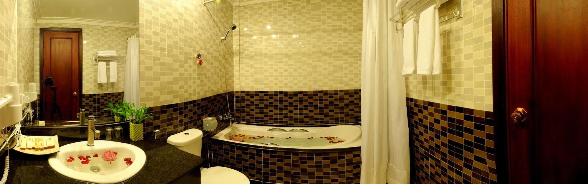 V N E Hotel Phnom Penh Eksteriør billede