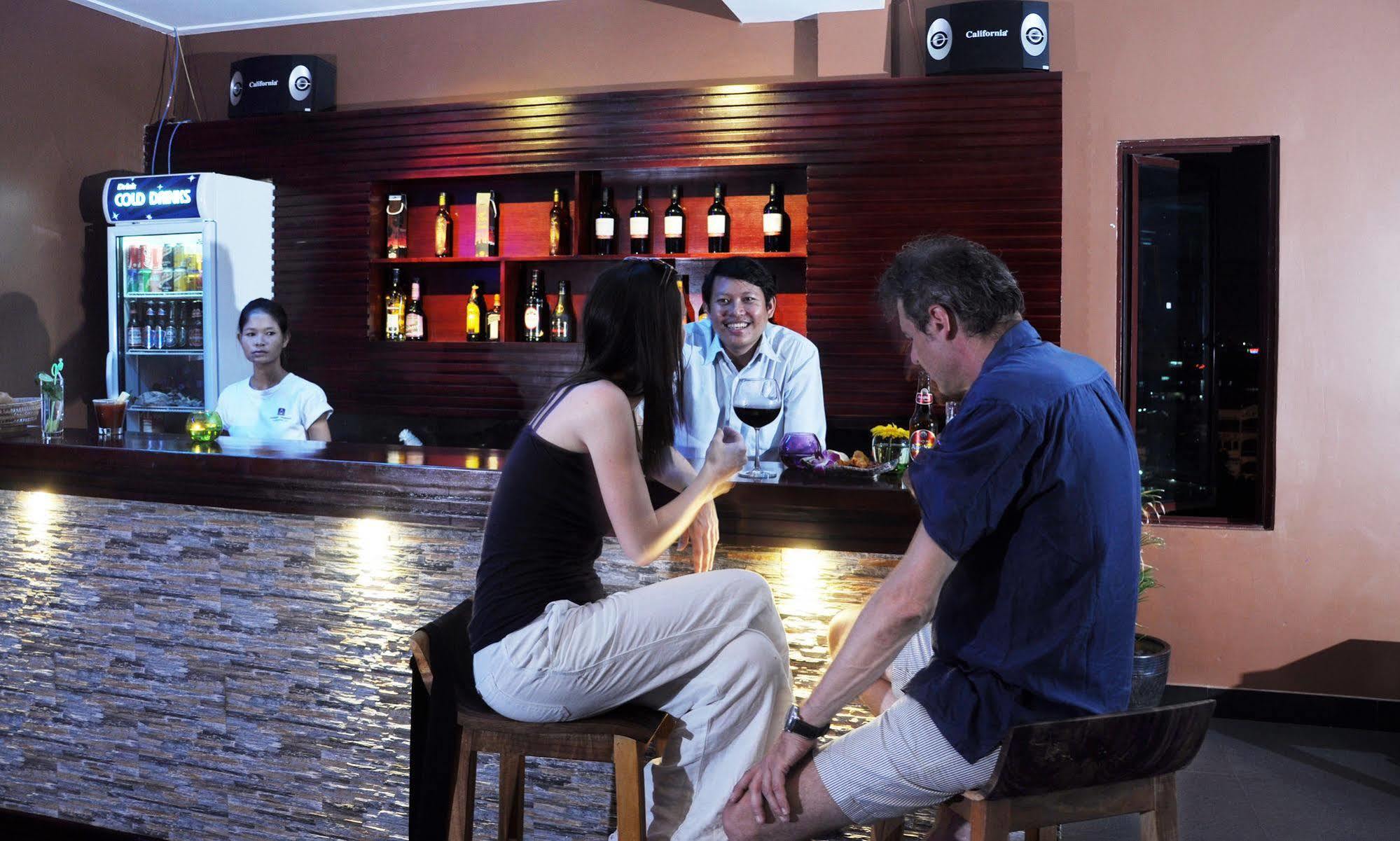 V N E Hotel Phnom Penh Eksteriør billede